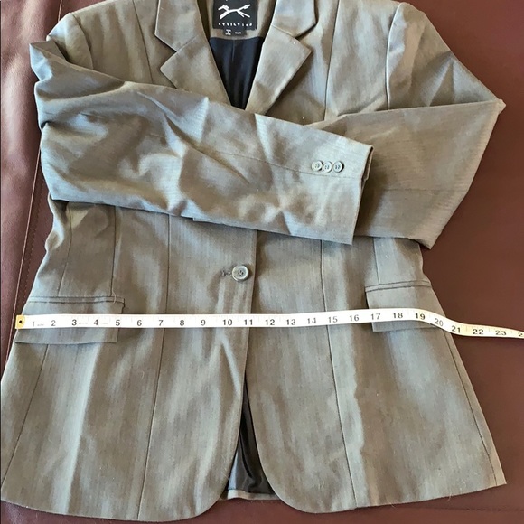 Equine Athletics Hunt Coat - Picture 6 of 8